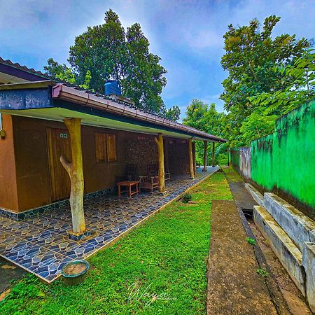Palm Land Eco Resort And Safari Tours Udawalawe Ngoại thất bức ảnh